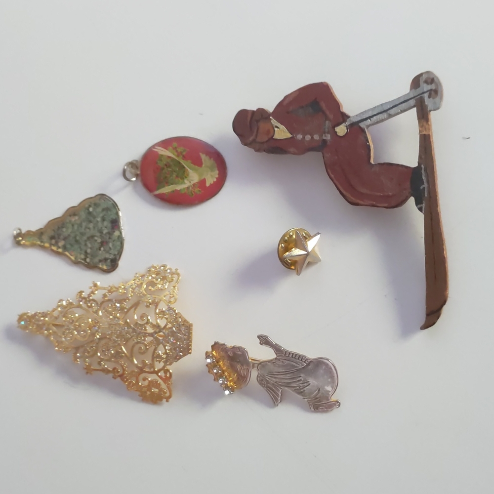Holiday jewelry